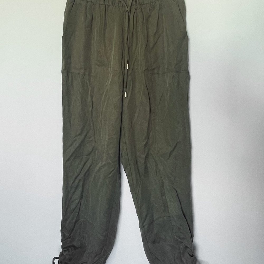 Laura Cargo Style Capris